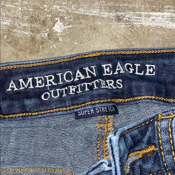 DISTRESSED AMERICAN EAGLE JEANS - Picture 2 of 3